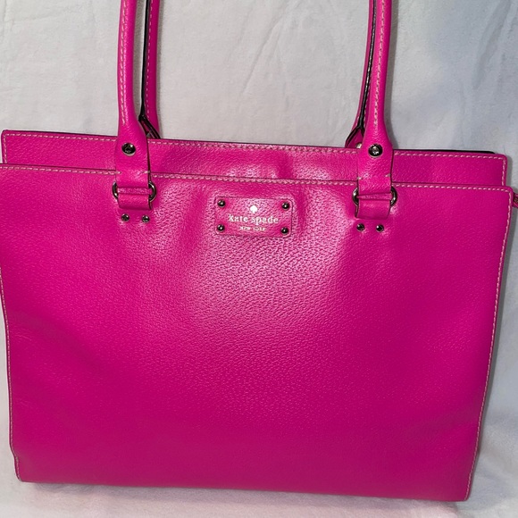 kate spade Handbags - Kate Spade Medium/ Large purse with Laptop Sleeve